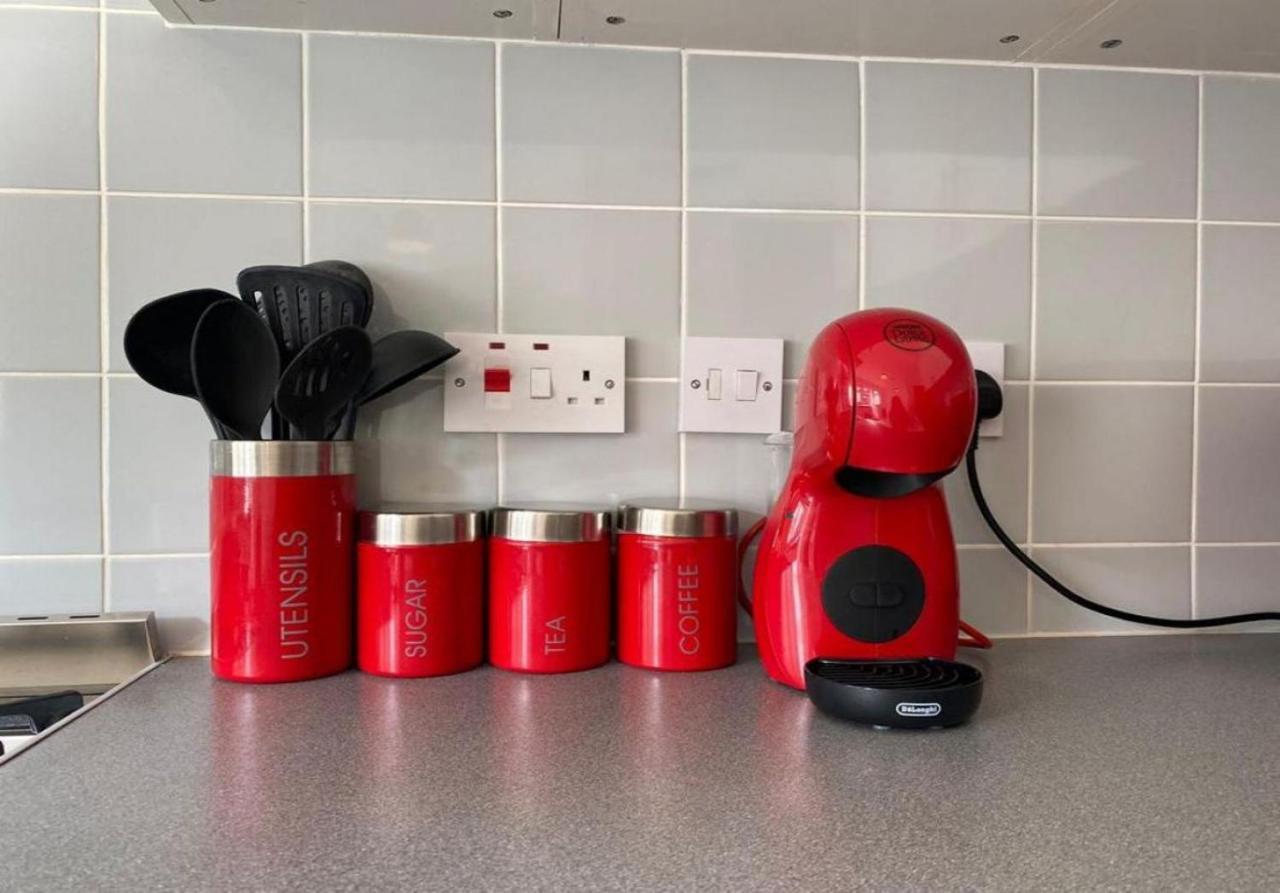 Stunning Four Bedroom House Close To Excel, O2 & Central London With Free Parking Buitenkant foto