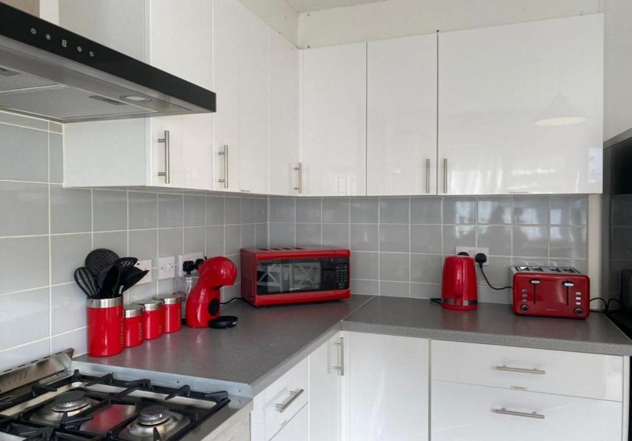 Stunning Four Bedroom House Close To Excel, O2 & Central London With Free Parking Buitenkant foto