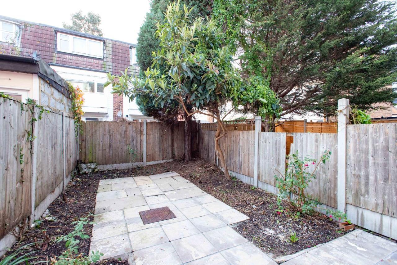 Stunning Four Bedroom House Close To Excel, O2 & Central London With Free Parking Buitenkant foto