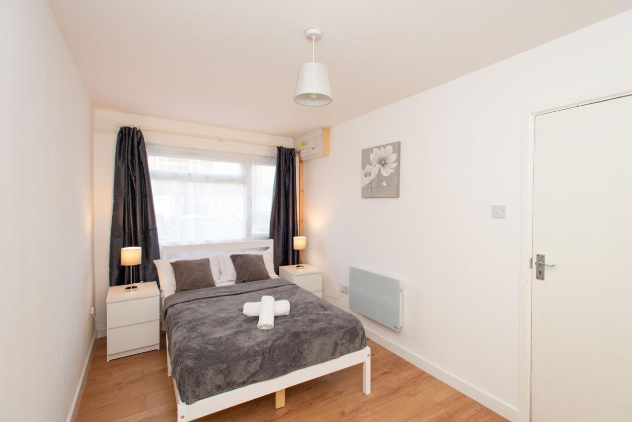 Stunning Four Bedroom House Close To Excel, O2 & Central London With Free Parking Buitenkant foto
